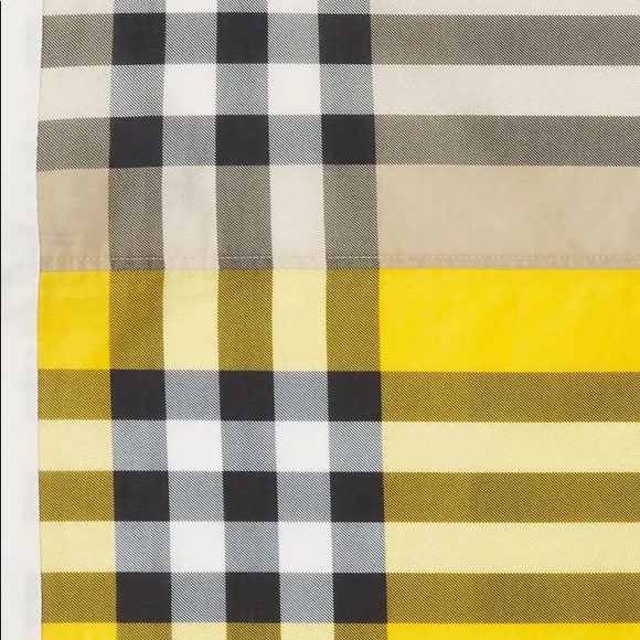 SOLD⛔️Authentic BURBERRY 100% Cotton vintage checkers triangle scarf - Picture 5 of 14